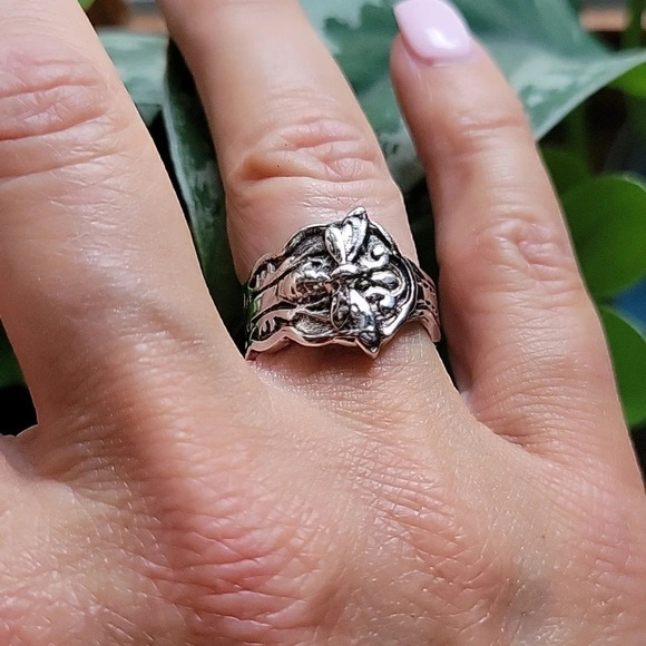 Honeybee Spoon Style Ring - Picture 3 of 8